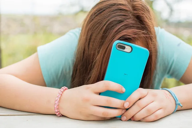 teen, iphone, smartphone, girl, teenager, young, technology, student, self-confidence, female, teen, teenager, teenager, teenager, teenager, teenager, self-confidence. How California and New York youth ad laws differ from Utah's