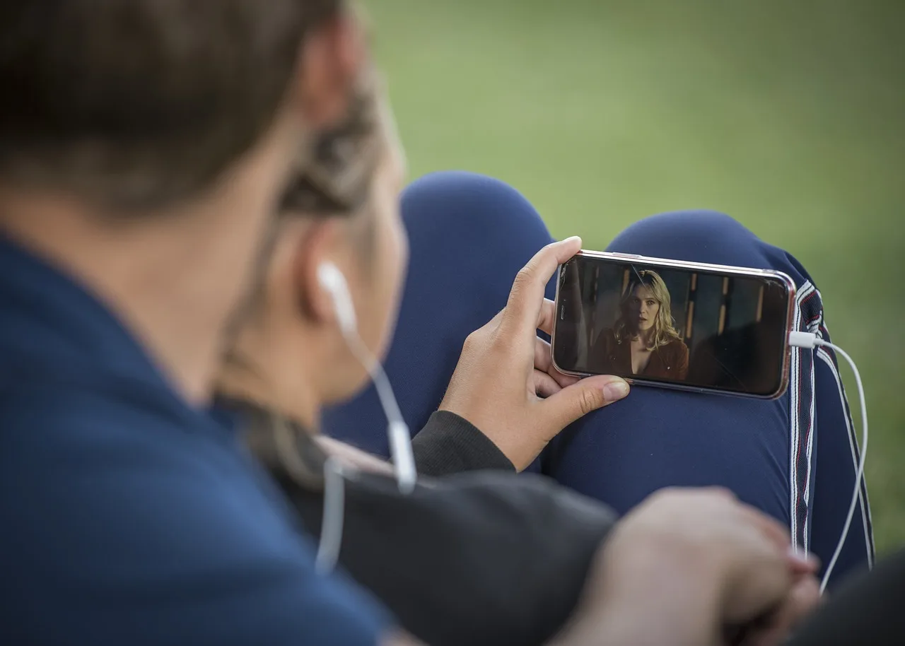 mobile phone, video, smartphone, pair, park, youtube, video film, media, internet, hand, video, video, video, video, video, youtube, youtube, youtube, youtube. Gen Z influencer marketing benchmarks: baselines, ranges and outliers